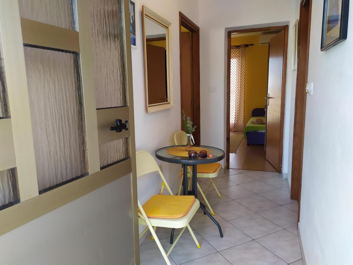Cozy Apartments Danica Novalja With Terrace - First Floor Buitenkant foto