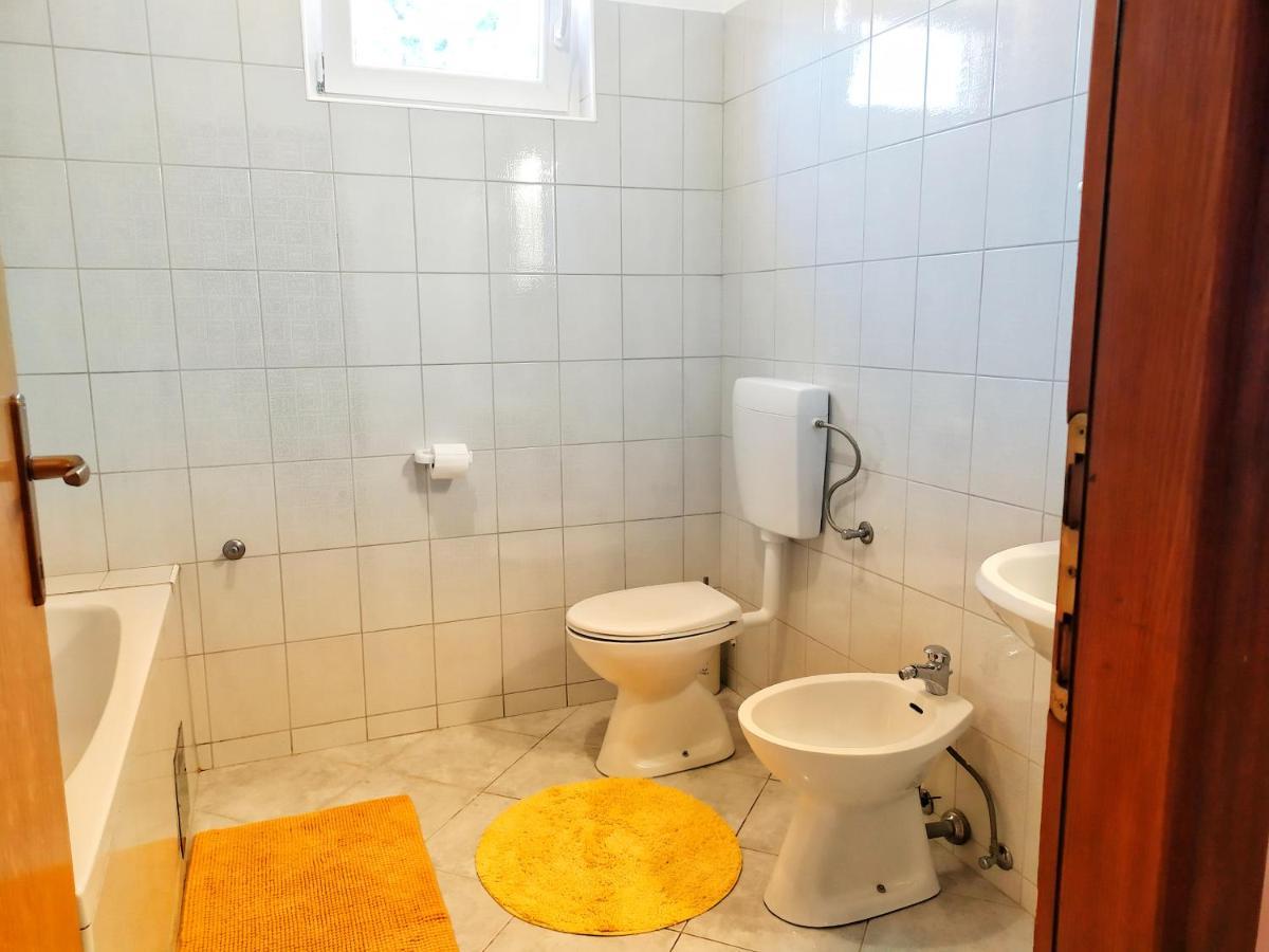 Cozy Apartments Danica Novalja With Terrace - First Floor Buitenkant foto